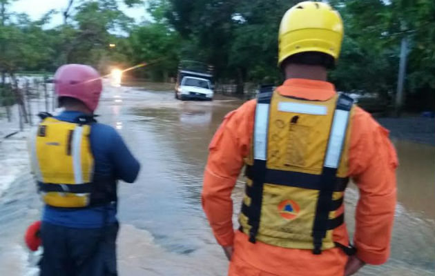 Personal realiza monitoreo en La Loma de Quebro. @Sinaproc_Panama 