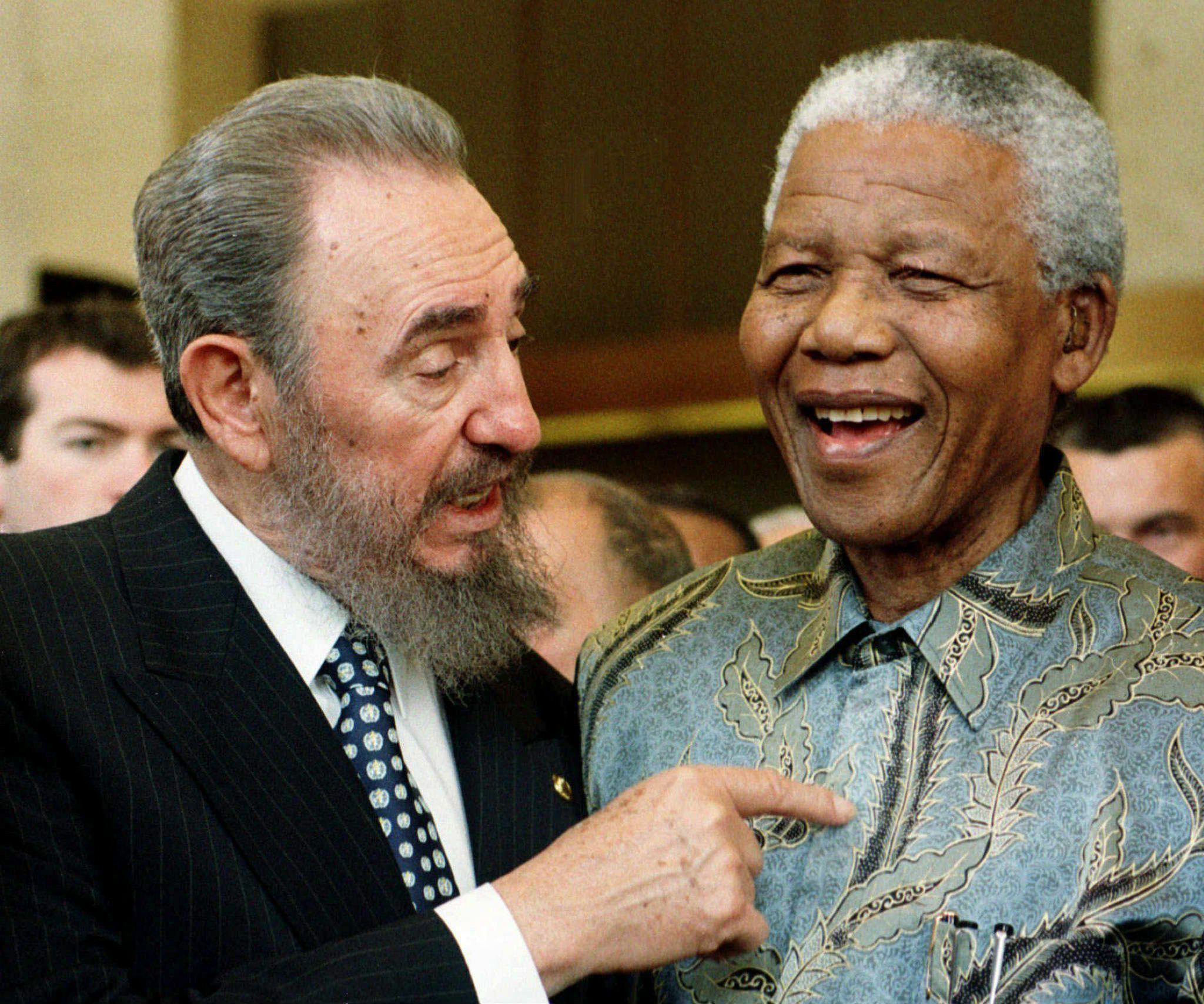 El 19 de mayo de 1998 estuvo  junto al presidente sudafricano, Nelson Mandela.