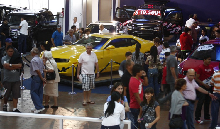 Los automóviles regulares fueron los que más aumentaron sus ventas. /Foto Archivo