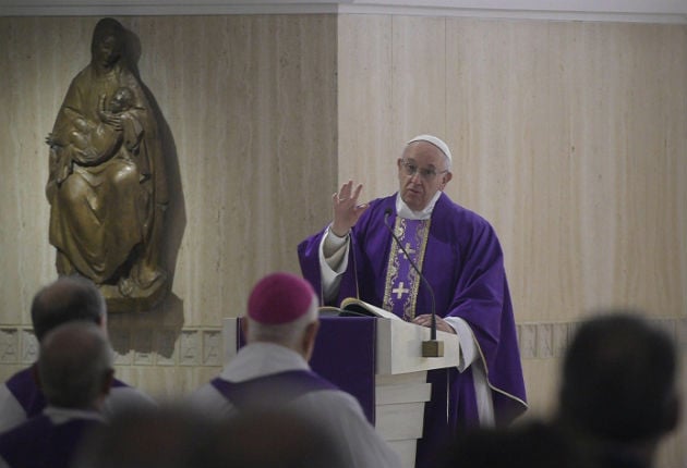 Culpan al papa y a la Iglesia Católica de no haber hecho nada. FOTO/EFE