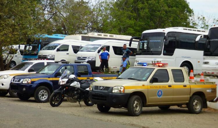 A los conductores les impusieron boletas por varias faltas. /Foto Thays Domínguez