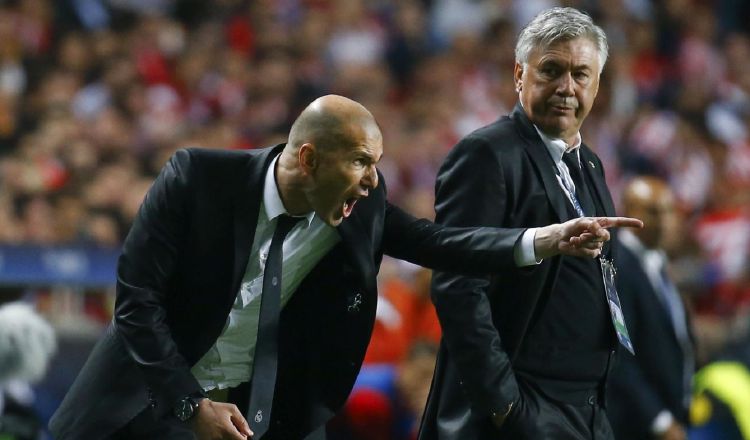 Zinedine Zidane y Carlo Ancelotti coincidieron en el cuerpo técnico del Real Madrid que ganó la Champions  en  la temporada de 2014. /Foto EFE