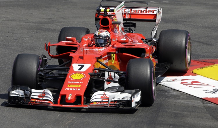 Kimi Raikkonen voló en la pista. /Foto AP