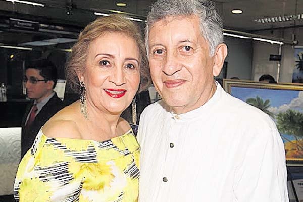 7. Silvia de Jiménez y Gilberto Jiménez.