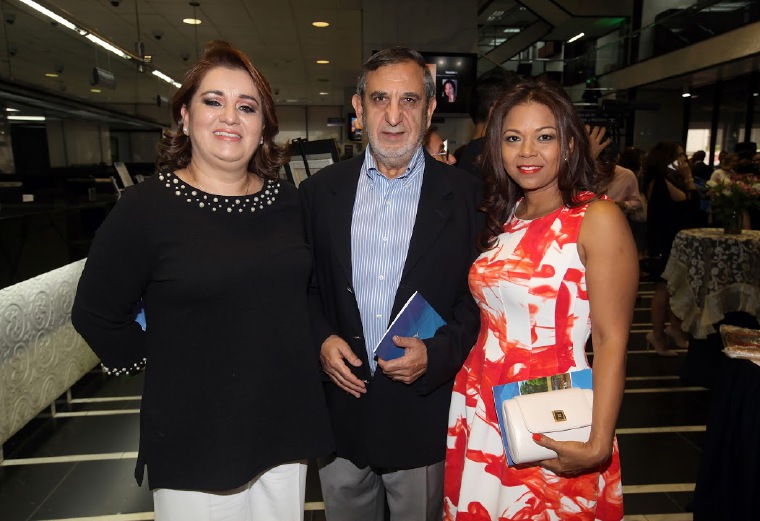 5. Marisela de Delgado, Antonio Nieto y María Lourdes Aguilar.