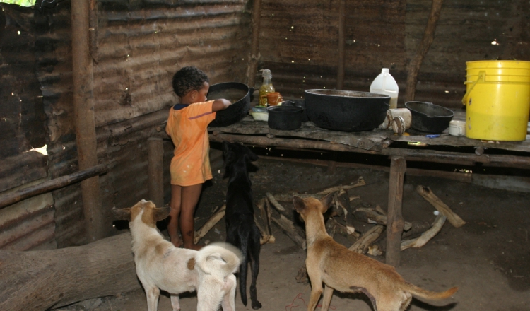 Según afirmó Robert Bob Miller,  «cuando miles de niños en comunidades sin pobreza me digan 'abuelo'», se sentirá compensado. /Foto Archivo.