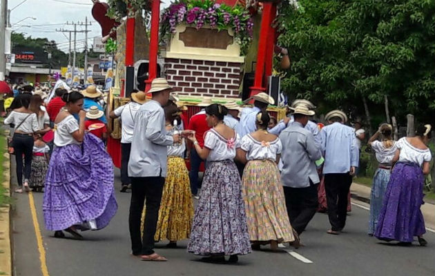 Paseo Típico Por Calles De Santiago De Veraguas En Honor A Santo Patrono Panamá América 6359