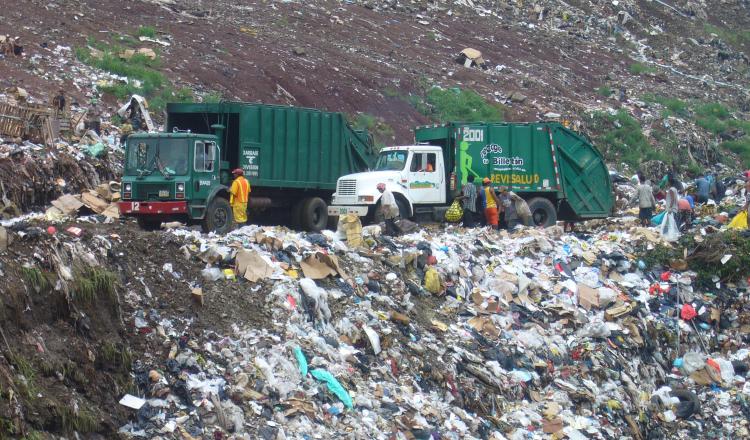 La Autoridad de Aseo ha contemplado la colocación de 5,000 tanques de basura. /Foto Archivo