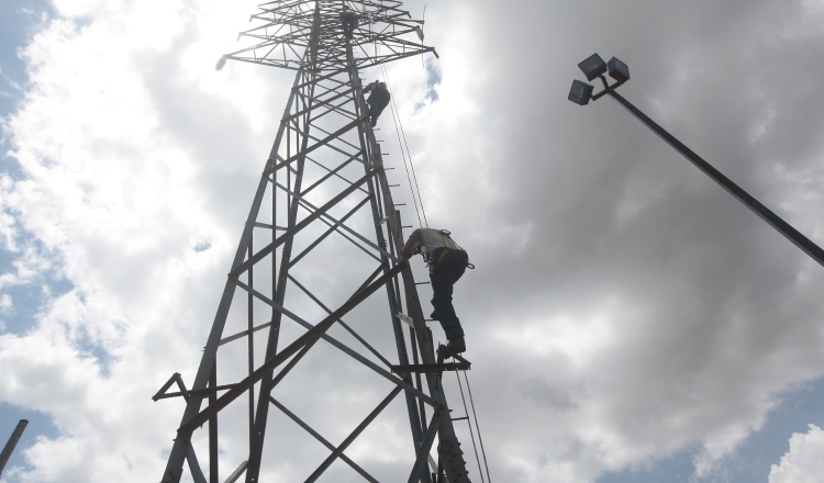 La interconexión eléctrica con Colombia abriría a ese país el mercado centroamericano. /Foto Archivo