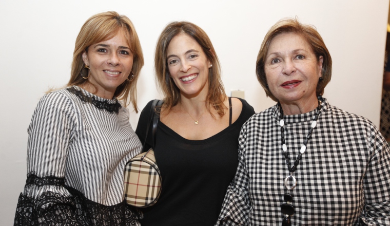 2. Vicki de Motta, Aidalis Porras de Henríquez y Teresita de González.