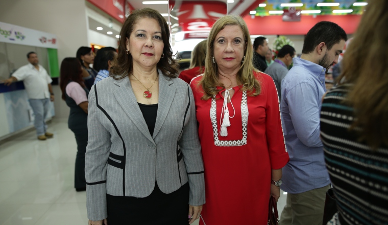 3. Gisela González y Nemesia Domínguez.