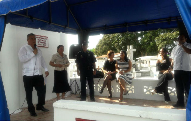 Romería en cementerio de La Chorrera. Foto: Eric Ariel Montenegro. 