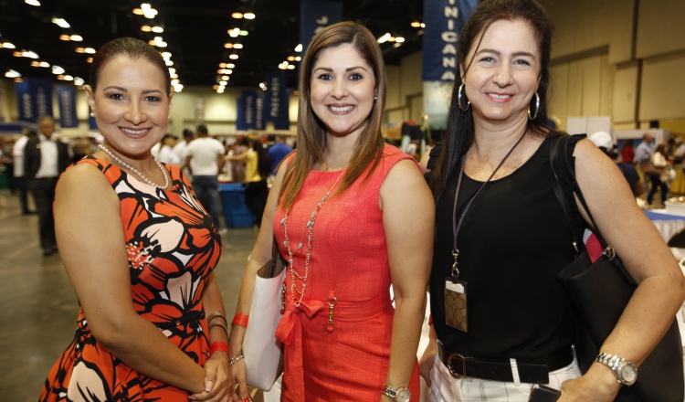 1. Joanna Racines, Jiselle González, Alejandra Marrero.