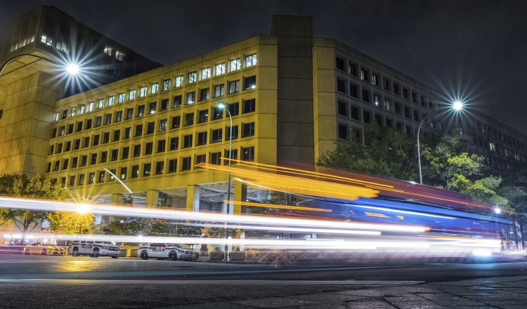 FBI tenía sospechas sobre la intromisión de los correos electrónicos. /Foto AP