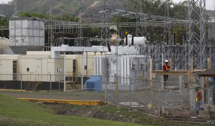 Según las autoridades, el ajuste no debe crear ningún tipo de problemas si las personas ahorran energía y verifican sus equipos antes de ir a dormir y cuando viajan. Archivo