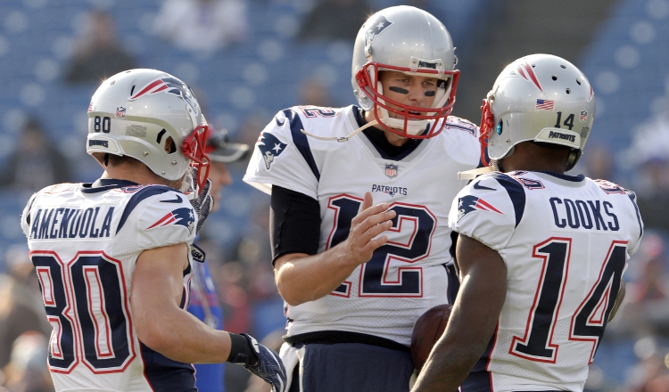 Tom Brady (12), 'quarterback' de los Patriotas. /Foto AP
