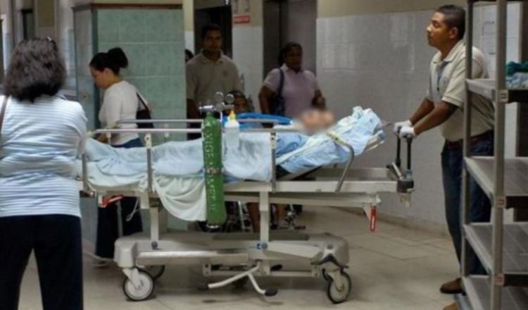 Los hospitales públicos de Venezuela enfrentan una dura crisis en sangre y reactivos. EFE