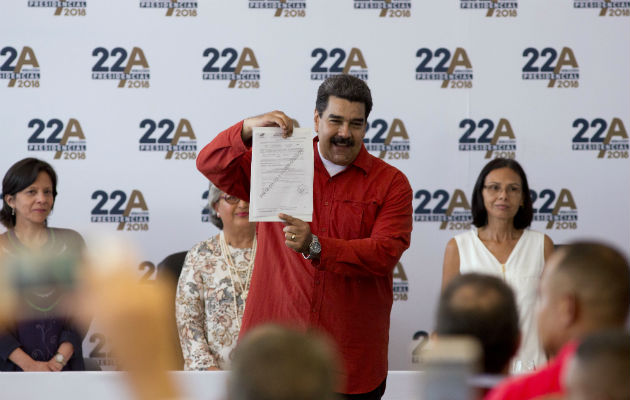 Nicolás Maduro, en el Consejo Nacional Electoral. FOTO/EFE