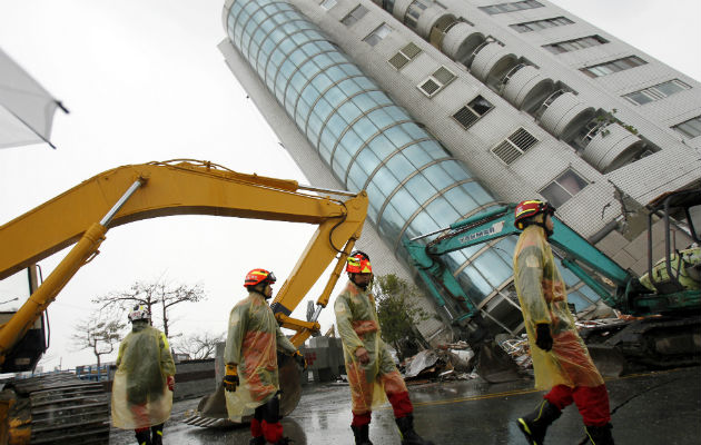 complejo comercial  y residencial que colapsó en el terremoto del 6 de febrero. FOTO/AP