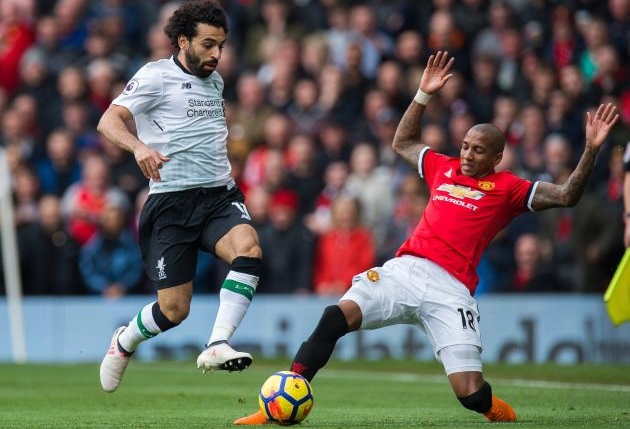 Mohamed Salah durante el partido de Liverpool contra el Manchester United. Foto EFE