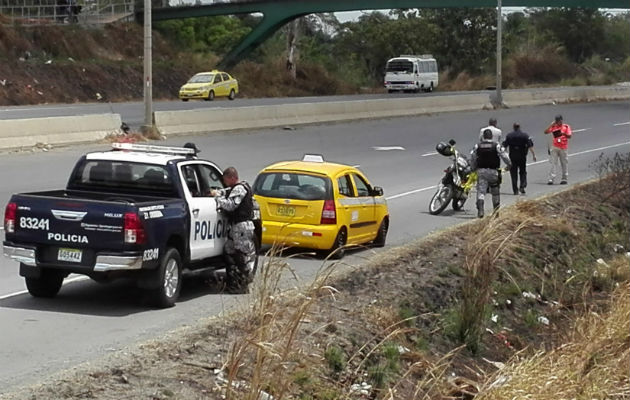 Operativo en la autopista. Foto: Eric A. Montenegro.