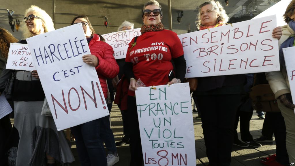 Un grupo de mujeres protestan exigiendo respeto y diciendo NO al acoso. FOTO/AP