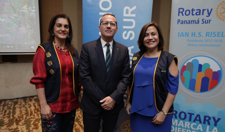 1. Giovanna Troncoso, Alberto Botarelli y Analida Pitty Ceballos.