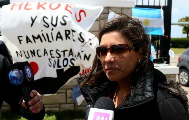 Marta Vallejos, hermana de uno de los 44 tripulantes del submarino argentino desaparecido. Foto: EFE