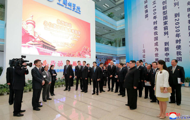 Kim Jong-un se reunió con el presidente chino Xi Jinping. FOTO/AP