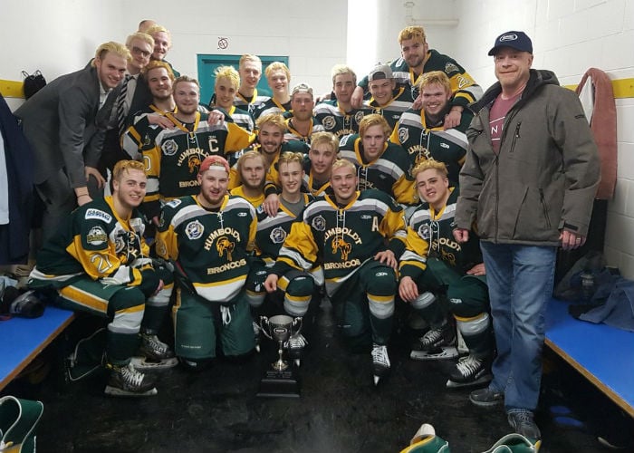 Jugadores del equipo Humboldt Broncos. Foto: Twitter.