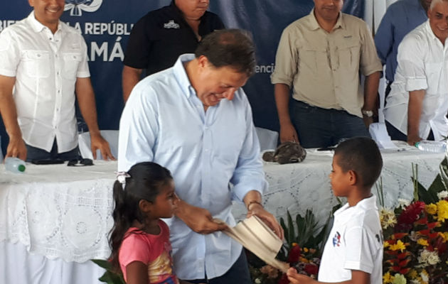 El presidente Juan Carlos Varela hace un llamado a las partes. Foto/Elena Valdéz