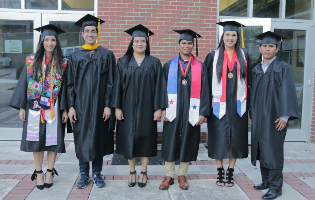  Shadia Rassoul Jaramillo, Jesús Moreno Castillo, Delia Araúz González, John Navarro González, Kenia Mitre Herrera y Rigoberto Flores Carpintero. Cortesía/Senacyt