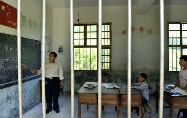 Un profesor imparte una lección. Foto/ EFE 