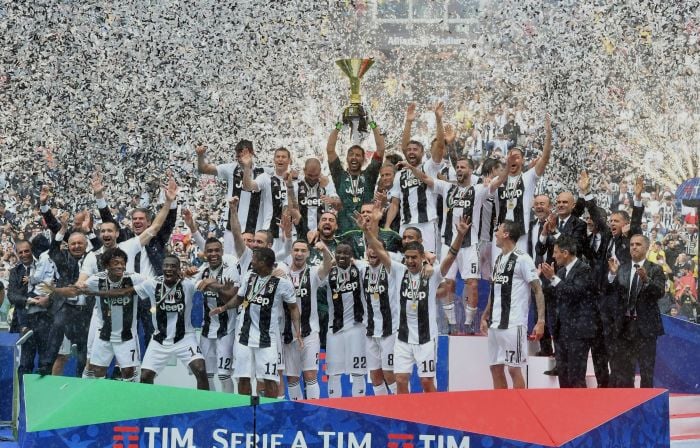 El equipo italiano recibió la copa en su estadio. Foto AP