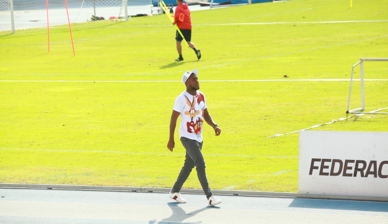 Luis Tejada observó los entrenamientos de la Roja. /Foto Anayansi Gamez