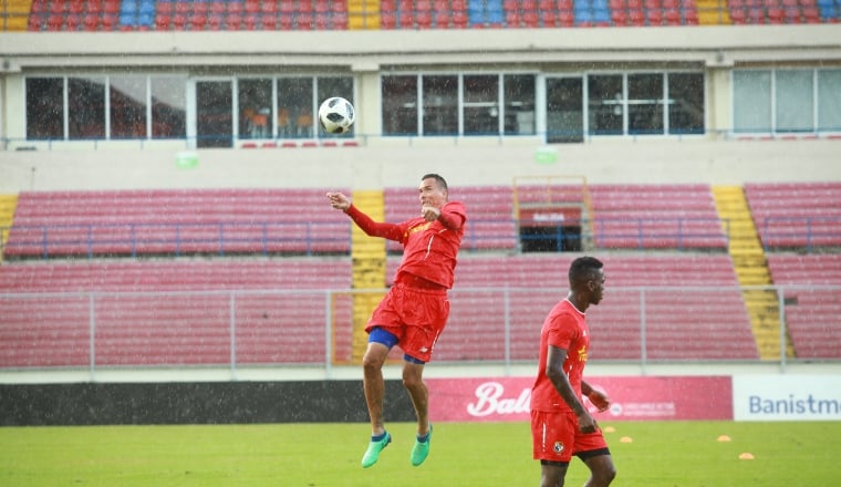 Blas Pérez lleva entrenando dos semanas con la Roja. /Foto Anayansi Gamez