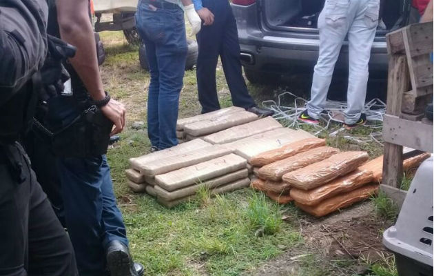 Se presume que iba a ser enterrada en un caleto. Foto: Diómedes Sánchez. 