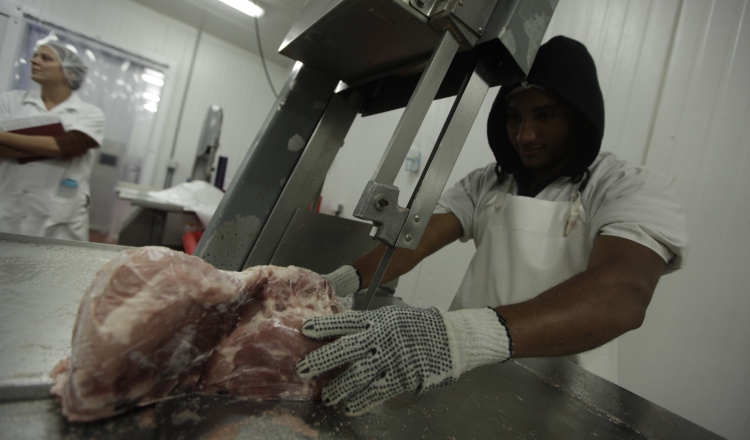 El precio de la carne en el canal del novillo está en $4 a $4.15 kg. /Foto Archivo