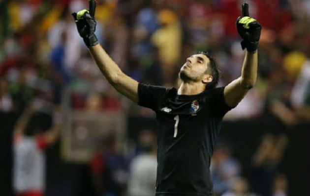 Jaime Penedo, portero de la Selección de Fútbol de Panamá se solidariza con Guatemala. Foto/Archivos