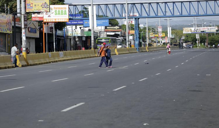 Los negocios cerraron sus puertas a lo largo u¿y ancho del país. EFE