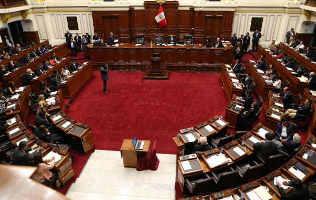 El Congreso peruano, le ha propinado otro golpe al Ejecutivo.