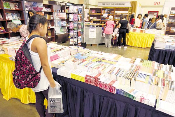 Un mundo de libros espera a chicos y grandes en Atlapa. /Foto Archivo.