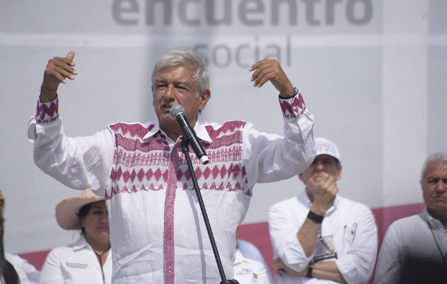 La campaña de Manuel López Obrador, solo habría buscado la compra de 0.6 millones de electores. FOTO/EFE