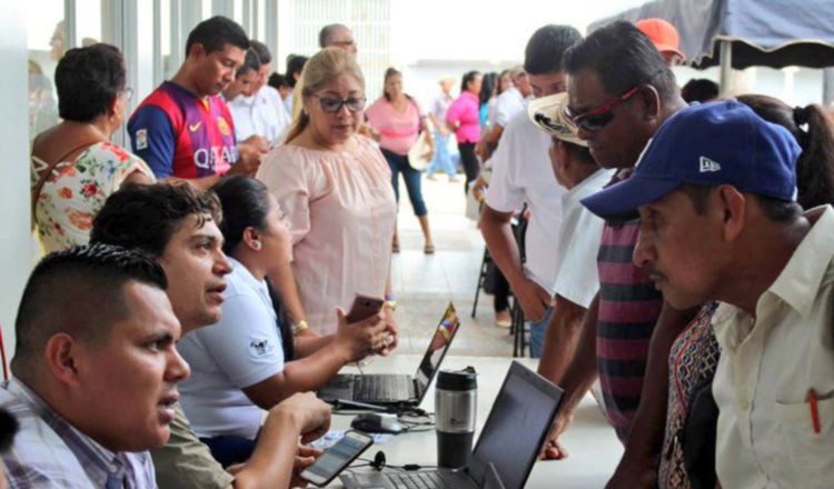 Estos días ha bajado la asistencia de personas que retiran los certificados. /Foto Cortesía