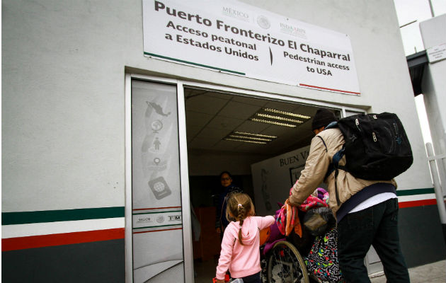 Entre los miles de niños que llegan con sus padres a los puestos fronterizos de EE.UU. para pedir asilo hay también menores estadounidenses.