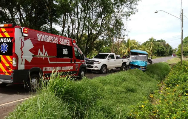 El bus llevaba pocos pasajeros cuando el accidente. Foto: Melquíades Vásquez.