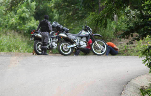 los antisociales se movilizaban en moto y un auto sedán. Foto/Eric Montenegro