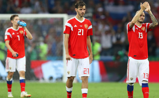 Jugadores de Rusia lamentan la eliminación. Foto:AP