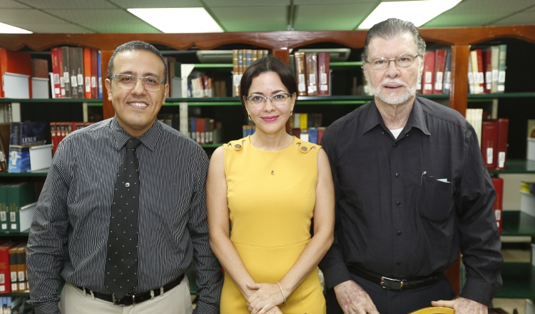 1. Rodolfo de Gracia, Ela Urriola y Enrique Jaramillo Levi. 