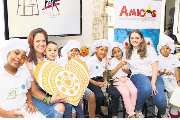 A comer 4U’, se lanzó en el marco de la XXIII Campaña Nacional de la Detección Precoz de la Leucemia y el Cáncer Infantil. /Foto Cortesía/Fanlyc